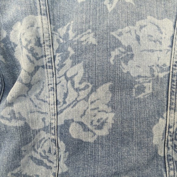 Levis Denim Jacket with Rose/Floral Print - Size XS - Picture 4 of 7